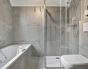 Guest house 600482 - Bungalow Schouwen-Duiveland - Duinpark 't Hof van Haamstede | 8-persoons bungalow | 8EL2