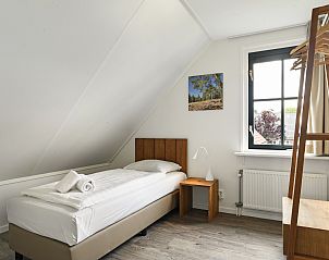 Guest house 600484 - Bungalow Schouwen-Duiveland - Duinpark 't Hof van Haamstede | 8-persoons bungalow | 8E1