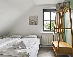 Guest house 600484 - Bungalow Schouwen-Duiveland - Duinpark 't Hof van Haamstede | 8-persoons bungalow | 8E1