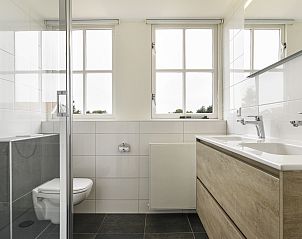 Guest house 600484 - Bungalow Schouwen-Duiveland - Duinpark 't Hof van Haamstede | 8-persoons bungalow | 8E1