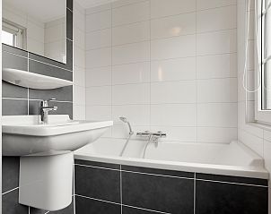 Guest house 600496 - Bungalow Schouwen-Duiveland - Resort Haamstede | 8-persoons bungalow | 8EL