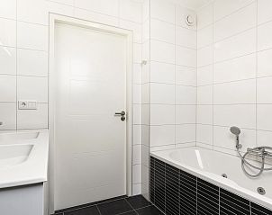 Guest house 600498 - Bungalow Schouwen-Duiveland - Villapark Livingstone | 6-persoons villa | 6D1