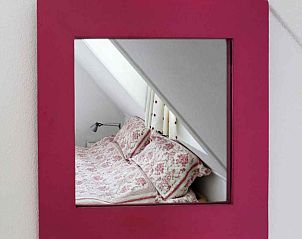 Moderne badkamer met douche in vakantiehuis ZE217 in Bruinisse, Schouwen-Duiveland, Zeeland.