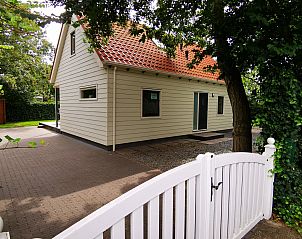 Eingang zum Holiday home Duinweg 12 in Renesse, einem gemtlichen Ferienhaus in Schouwen-Duiveland, Zeeland.