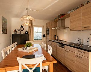 Moderne Kche im Ferienhaus Duinweg 12 in Renesse, ideal fr kulinarische Erlebnisse in Zeeland.