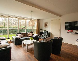 Gerumige Sitzecke im Ferienhaus Duinweg 12 in Renesse, ideal fr Familientreffen in Zeeland.