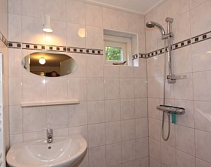 Attraktives Schlafzimmer im Ferienhaus Duinweg 12 in Renesse, fr eine erholsame Nachtruhe in Zeeland.