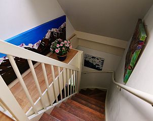 Modernes Baddesign im Ferienhaus Duinweg 12 in Renesse, mit klaren Linien in Zeeland.