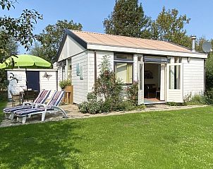 VZ891 Holiday home in Renesse with sunny garden and deck chairs in Schouwen-Duiveland, Zeeland.