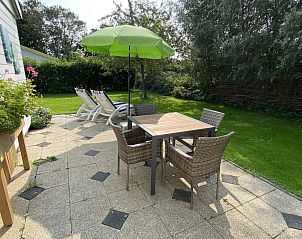 VZ891 Holiday home in Renesse with cozy outdoor area and green surroundings, Schouwen-Duiveland, Zeeland.