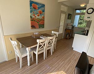 Dining table in VZ891 Holiday home in Renesse, cozy furnished, Schouwen-Duiveland, Zeeland.
