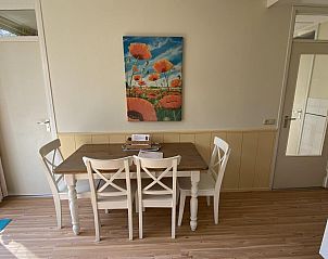 VZ891 Holiday home in Renesse with bright dining room, Schouwen-Duiveland, Zeeland.