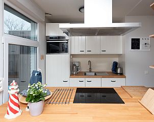 Moderne Kche im Ferienhaus Horizon by the Sea, Renesse, komplett ausgestattet mit allem, was man braucht.