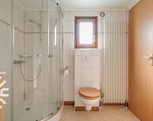 Buiten eethoek bij vakantiehuis ZE1284 in Renesse, Zeeland.