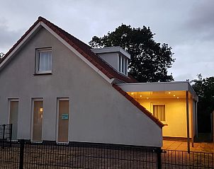 Stimmungsvolle Abendbeleuchtung im Ferienhaus Horizon 95 in Renesse, perfekt fr gemtliche Abende.