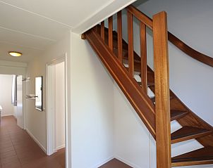 Separate Toilette im Ferienhaus Horizon 95, Renesse, mit modernen Annehmlichkeiten fr zustzlichen Komfort.