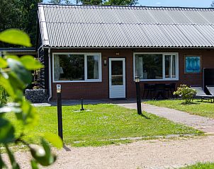 Vacation cottage in Renesse with spacious garden and terrace, ideally located in Schouwen-Duiveland, Zeeland.