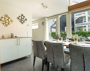 Dining area with a view in Holiday home Zonnedorp 22 Anoes, Renesse, Schouwen-Duiveland.