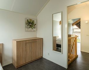 Top floor with mirror in Holiday home Zonnedorp 22 Anoes, Renesse.