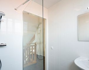 Stylish shower in Holiday home Zonnedorp 22 Anoes, Renesse, Zeeland.