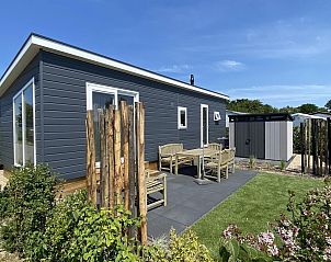 VZ804 Holiday Chalet Eagle 1833 Renesse with terrace in Schouwen-Duiveland, Zeeland