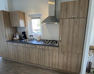 Kitchen with appliances in VZ804 Holiday Chalet Arend 1833 Renesse, Schouwen-Duiveland