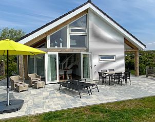 Ferienhaus Zonnedorp 29 Strandloper mit Sonnenterrasse in Renesse, Schouwen-Duiveland, Zeeland.