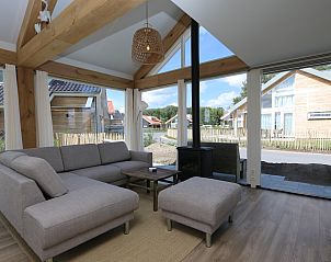 Moderne keuken in Vakantiehuis Zonnedorp 10, ideaal voor een verblijf in Renesse.