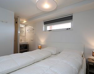 Luxe toilet in Vakantiehuis Zonnedorp 10, ideaal voor een comfortabel verblijf.