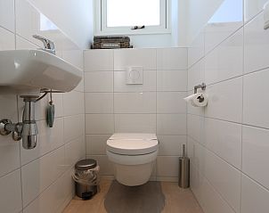 Vakantiehuis Zonnedorp 10 in Zeeland met stijlvolle inrichting en moderne faciliteiten.