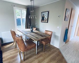 Gemtliche Essecke in VZ809 Ferienhaus Renesse, ein perfektes Ferienhaus fr Familien in Zeeland.