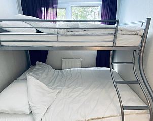 Auenbereich mit Picknicktisch im VZ809 Ferienhaus Renesse, ideal fr Mahlzeiten im Freien in Schouwen-Duiveland.