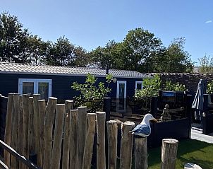 Zufahrtsweg zum VZ809 Holiday Chalet Renesse, einem einladenden Ferienhaus im schnen Zeeland.