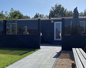 Seitenansicht von VZ809 Ferienhaus Renesse, ein ruhiger Urlaubsort im schnen Schouwen-Duiveland.