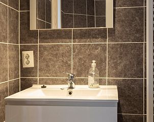 Modern bathroom in Cottage in Renesse, vacation home in quiet Renesse, Zeeland.