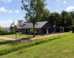 Cottage in Renesse, a vacation home in Zeeland with spacious garden and quiet location in Renesse.