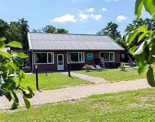 Cottage in Renesse, a vacation home in Schouwen-Duiveland, surrounded by nature and tranquility.