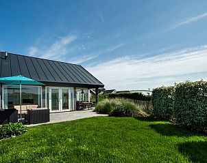Ferienhaus Zonnedorp 16, 'Bakboord' in Renesse Zeeland, mit sonniger Terrasse und grnem Garten, ideal fr Entspannung und Naturerlebnis.