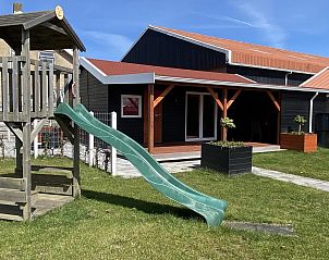 Spielplatz bei VZ1101 Ferienhaus in Renesse, ideal fr Kinder in Schouwen-Duiveland, Zeeland.