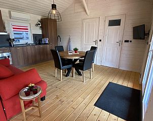 Moderne Kche und Wohnzimmer des VZ1101 Ferienhauses in Renesse, komfortabler Aufenthalt in Schouwen-Duiveland.