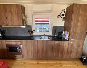 Voll ausgestattete Kche in VZ1101 Ferienhaus in Renesse fr einen komfortablen Aufenthalt in Zeeland.