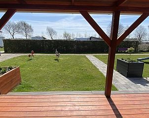 Blick von der Veranda des Ferienhauses VZ1101 in Renesse, umgeben von Natur in Schouwen-Duiveland.