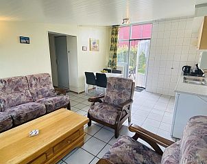 Eethoek en keuken in VZ182 Vakantiehuis Kerkwerve, Zeeland.