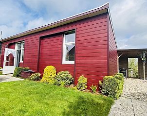 Schaduwrijke plek in de tuin van VZ182 Vakantiehuis Kerkwerve, Schouwen-Duiveland.