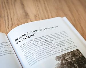 Historisch boek in Vakantiehuis in Noordwelle, Schouwen-Duiveland, Zeeland.