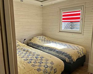 Keuken en eetkamer in vakantiehuis ZE086, Noordwelle, Schouwen-Duiveland, Zeeland.