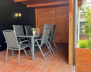 Moderne keuken in vakantiehuis ZE086 in Noordwelle, Schouwen-Duiveland, Zeeland.