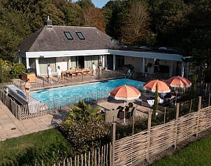 Zwembad bij Vakantiehuis in Noordwelle, ideaal voor ontspanning in Schouwen-Duiveland, Zeeland.