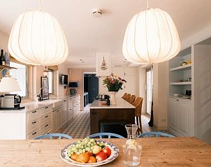 Ruime keuken met moderne apparatuur in Vakantiehuis in Noordwelle, Schouwen-Duiveland.