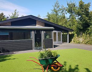 Guest house 603410 • Bungalow Schouwen-Duiveland • Vakantiewoning Salvatorhoeve 4, "The green green grass" 
